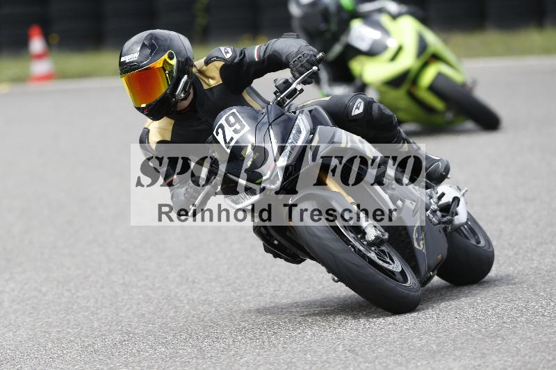 /37 28.07.2025 Dunlop Ride und Test Day ADR/Trackday Erfahren gelb Trackday schnell  rot/29